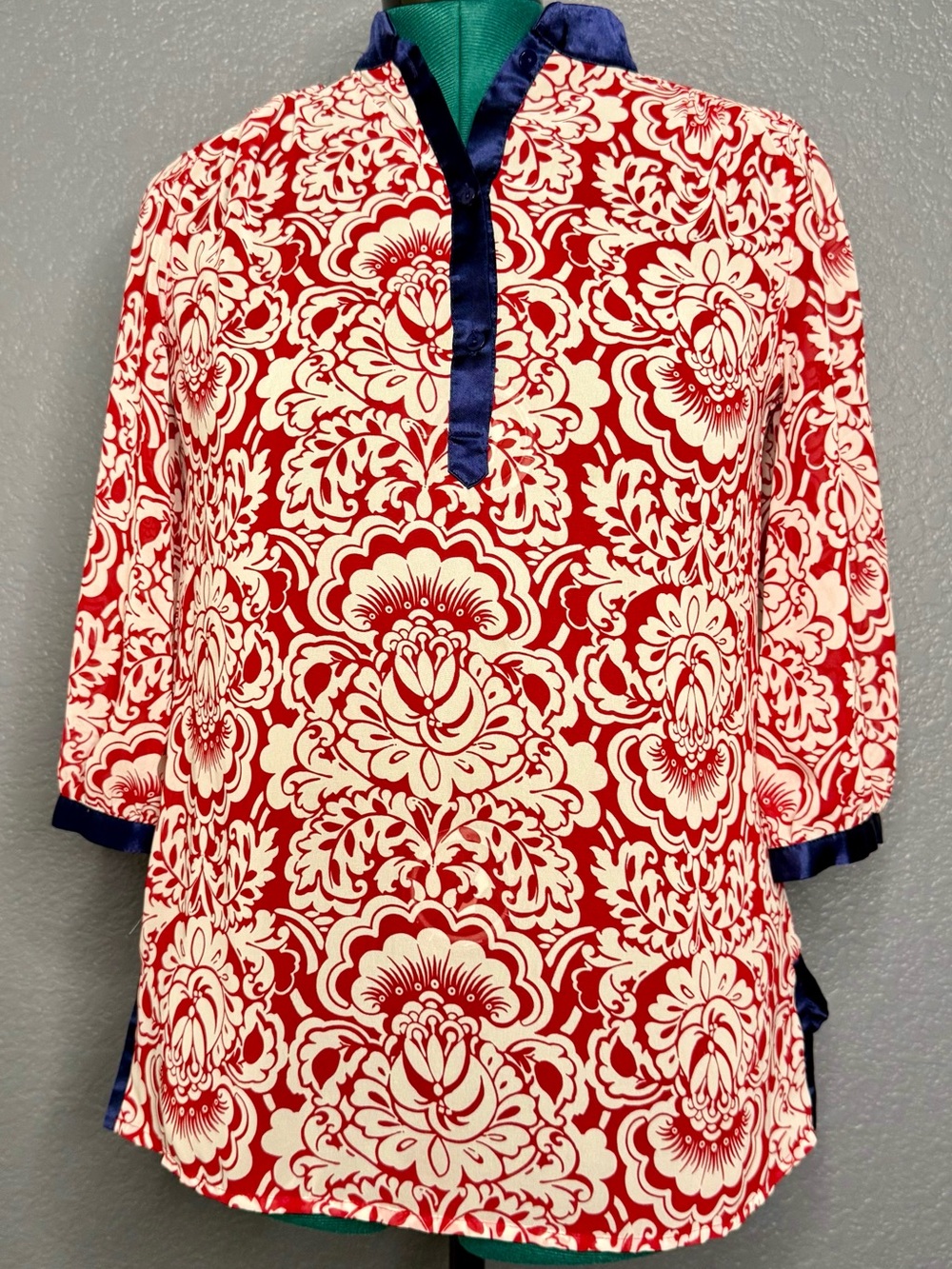 Susan Graver Red Cream Floral Tunic Top Navy Trim 3/4 Sleeve Small